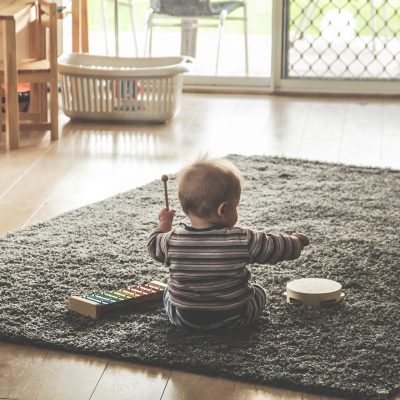 Enfants 0-2 ans, quels jouets choisir pour stimuler le développement  perceptivo-cognitif ?